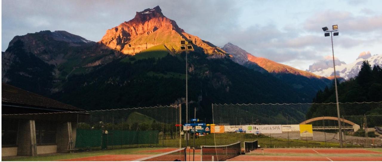 Hotel Hahnenblick Engelberg Bagian luar foto